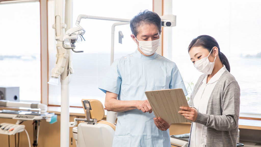 歯科医師の監督のもと、患者さんのための予防プログラムを、主体的に提案・管理・実行できる歯科衛生士を目指しましょう
